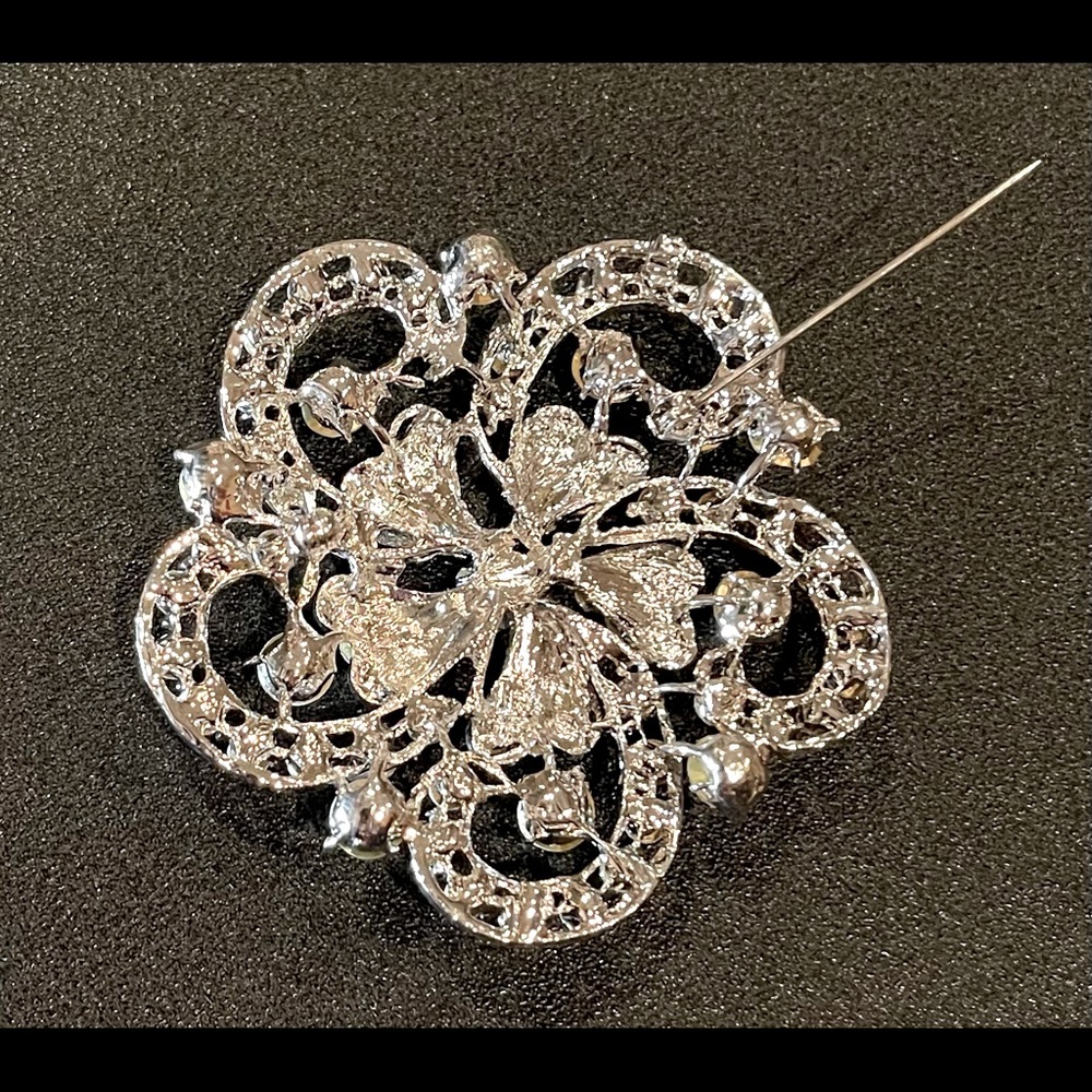 💎Beautiful brooch - Picture 2 of 2